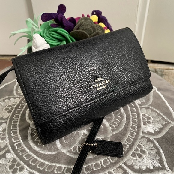 Coach Wristlet Wallet / Smartphone Crossbody - Picture 6 of 14